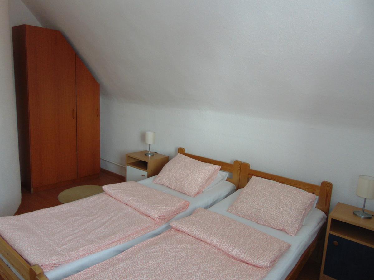 Csevi Apartmanhaz Mezőkövesd Exterior foto
