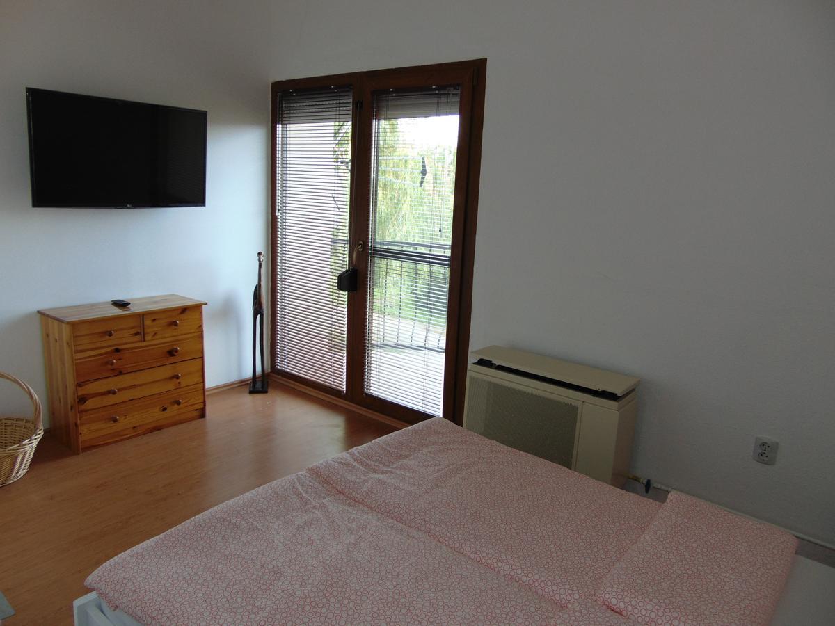 Csevi Apartmanhaz Mezőkövesd Exterior foto
