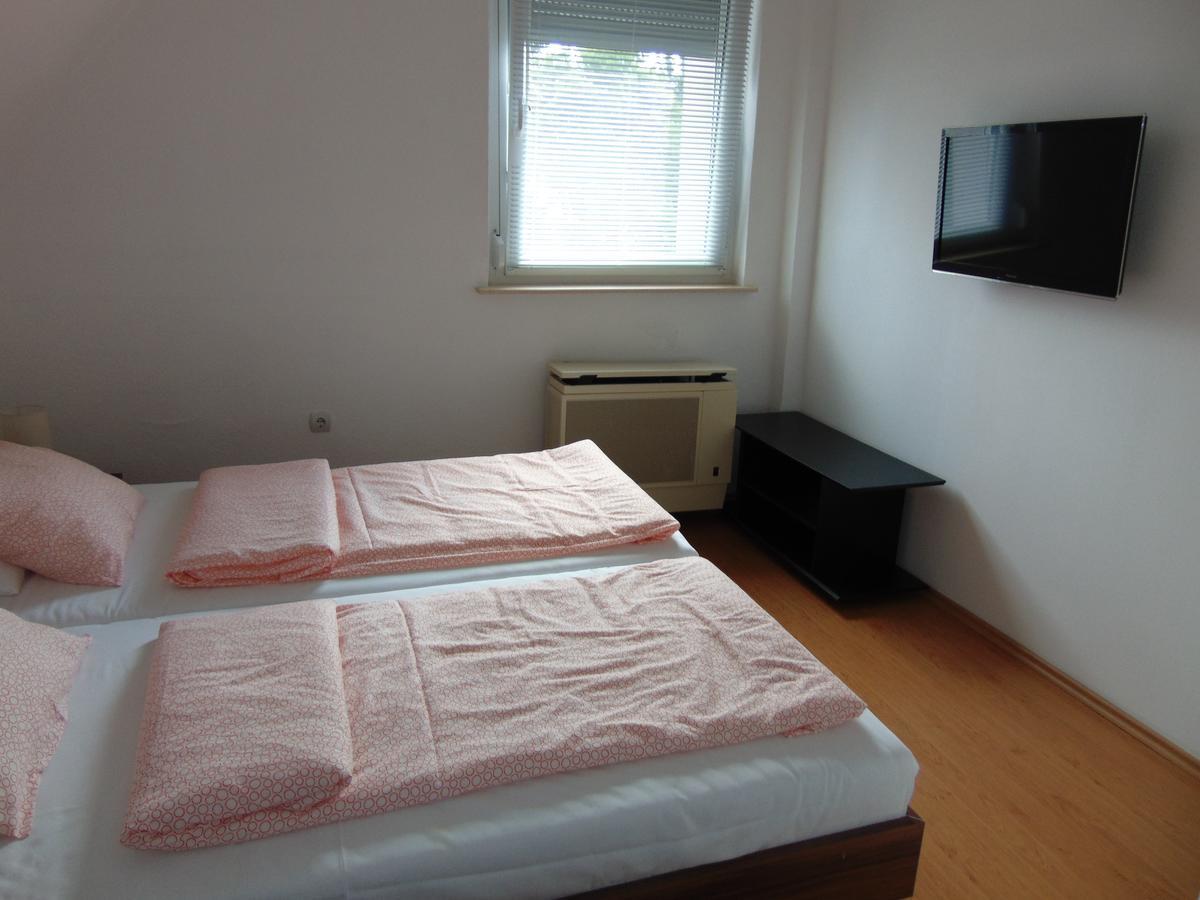 Csevi Apartmanhaz Mezőkövesd Exterior foto